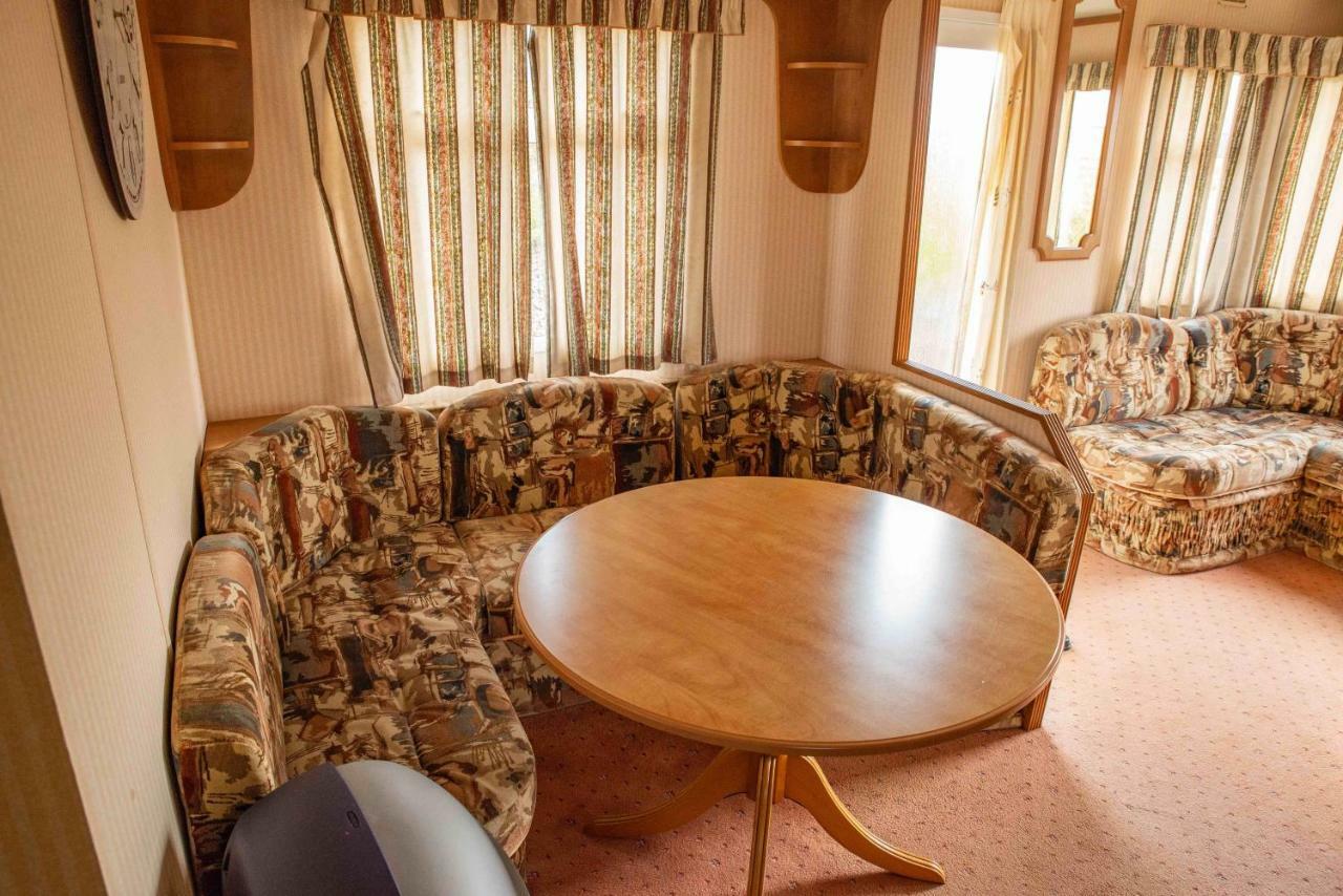 Отель Mobilheimy Camp Dlouha Mile Рожмитал-под-Тршемшинем Экстерьер фото