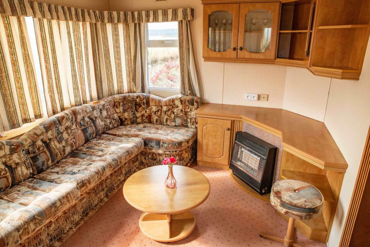 Отель Mobilheimy Camp Dlouha Mile Рожмитал-под-Тршемшинем Экстерьер фото